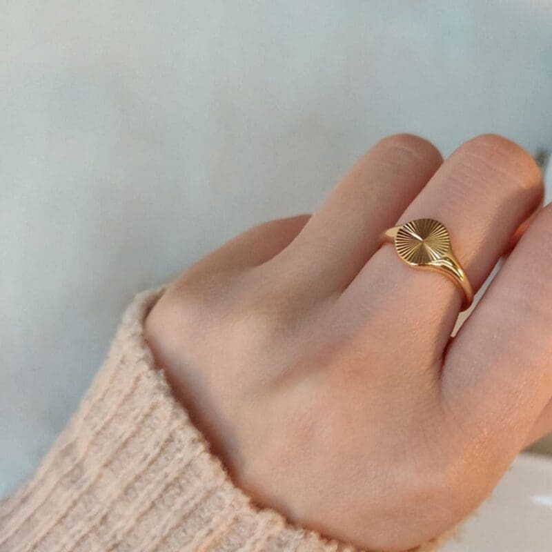 Bague ondulée à petits rayons