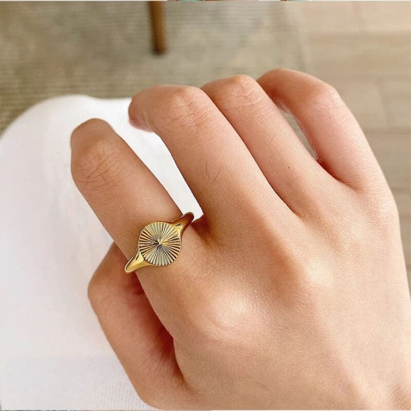 Bague ondulée à petits rayons